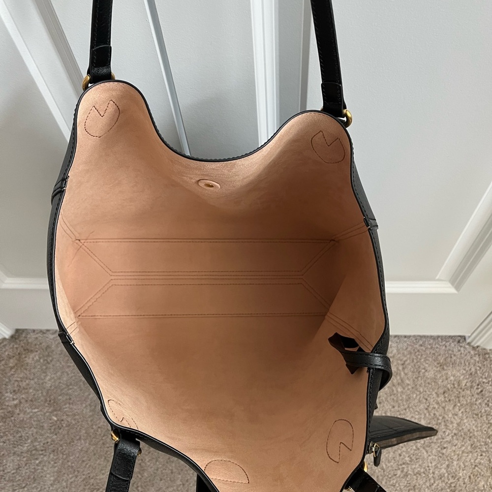 Gucci Double GG Dahlia Tote - Picture 6 of 16